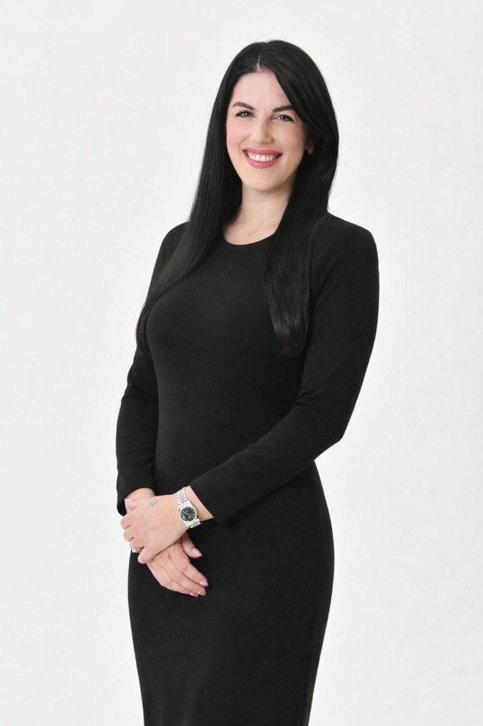 Jaclyn Scully, Licensed Real Estate Salesperson in Massapequa Park, professional studio portrait