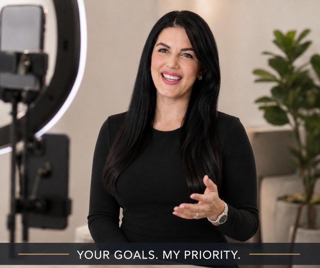 Jaclyn Scully filming content with the motto Your Goals. My Priority.